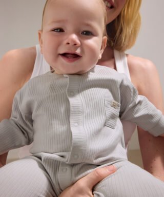 Pelele primera puesta GRIS