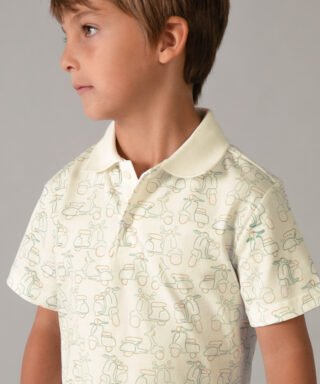 Polo estampado de ´Vespas´ BLANCO ROTO 8 26 03104 085 L 2Carla Lozano armario de macarena penarandaCarla Lozano armario de macarena penaranda mayoral