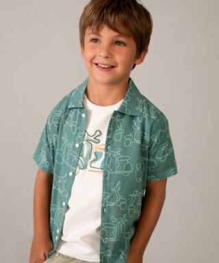 Camisa m/c con ´Vespas´ VERDE ALGA 9 26 03115 026 L 1Carla Lozano armario de macarena penarandaCarla Lozano armario de macarena penaranda mayoral