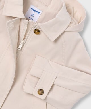 Chaqueta cortavientos BEIGE 7 26 03458 093 L 6Carla Lozano armario de macarena penarandaCarla Lozano armario de macarena penaranda mayoral