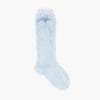 Calcetines altos en algodón perlé con borlas AZUL BEBÉ