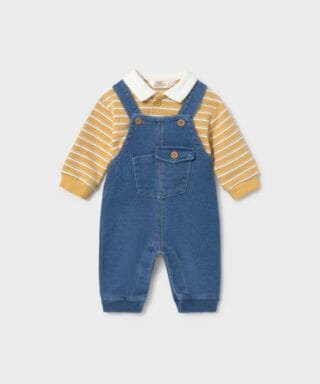 Conjunto de peto vaquero con polo de rayas MOSTAZA